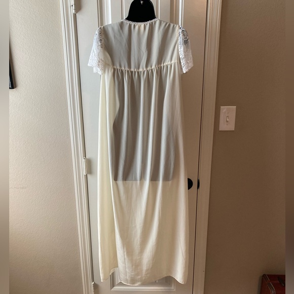 Vintage Eve Stillman Pale Yellow Lace and Nylon Nightgown - Picture 6 of 12